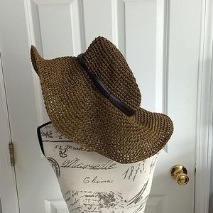 Women's Floppy Straw Hat